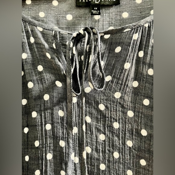Fred & David Plus Size Blue & White Polka Dotted Blouse Size 1X - Picture 3 of 7